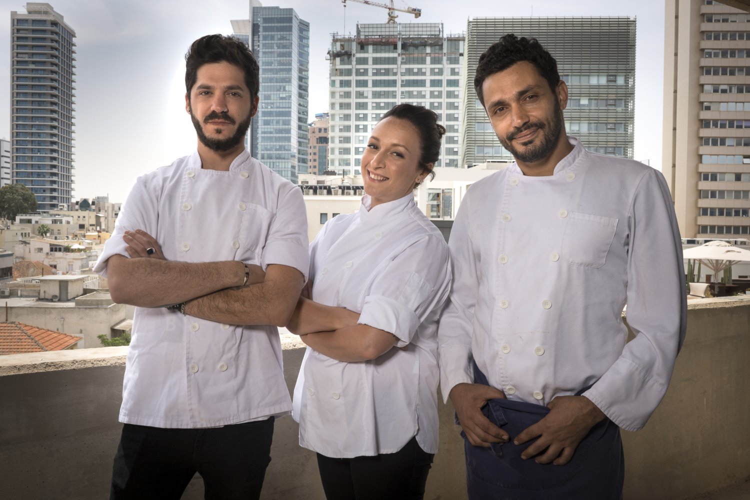 נבחרי משחקי השף בדרך לבאר שבע. מימין לשמאל: ערן כהן, סבינה ולדמן ודן יושע. צילום אנטולי מיכאלו