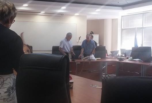 בועדה אסור היה לצלם או להקליט. אז אמרו. בועדה אסור היה לצלם או להקליט. אז אמרו.