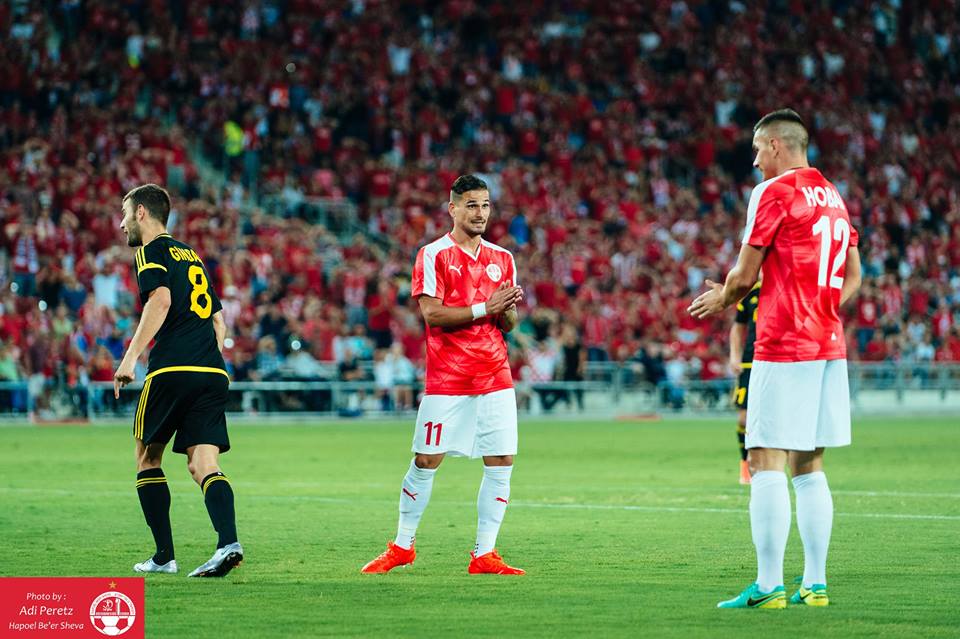 בוזגלו הבן - משחקו האחרון בטרנר? צילום: עדי פרץ עבור הפועל באר שבע בוזגלו הבן - משחקו האחרון בטרנר? צילום: עדי פרץ עבור הפועל באר שבע