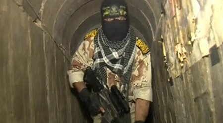 נפגוש שוב במנהרות חמאס. צילום BBC