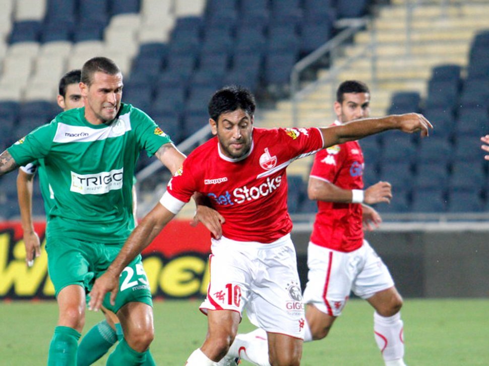 שקבורץ במדי כפר סבא מול ברדה. בשלישי נפגשים שוב