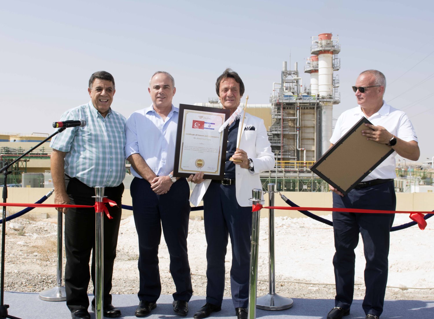 מימין: אורי אדלסבורג, אחמט נזיף, השר שטייניץ ואנדריי אוזן (קרדיט: חיים אוחיון) מימין: אורי אדלסבורג, אחמט נזיף, השר שטייניץ ואנדריי אוזן (קרדיט: חיים אוחיון)