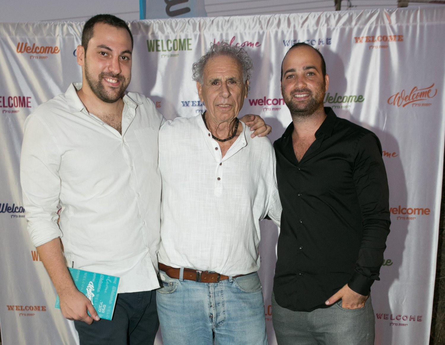 עדי קציר (מימין) ודורון חלבה (משמאל) עם ישראל גודוביץ', תנו דירה ישנה, וקבלו עבורה את שווי הדירה החדשה. צילום:דיאגו מיטלברג