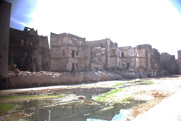 חלק מהרכוש היהודי נשאר נטוש עד ימינו; הרובע היהודי לשעבר במוגדור, 2008.