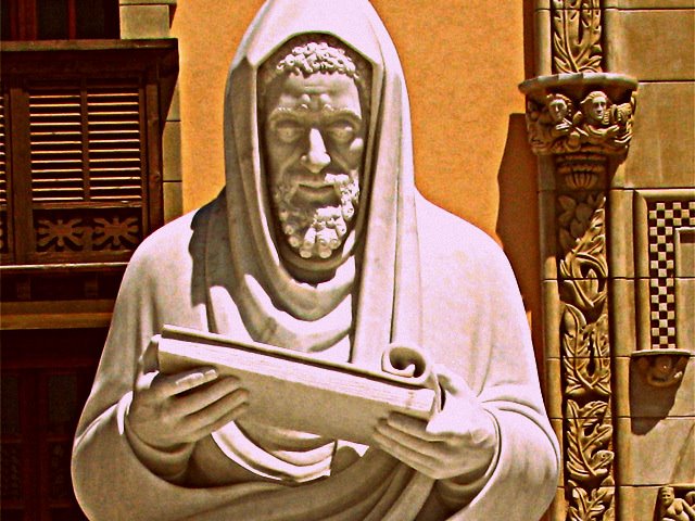 למד על היהדות בעיקר מהספרות של רבי יהודה הלוי. (פסלו של ריה"ל בחצר מוזיאון ראלי "זיכרון ספרד", קיסריה)