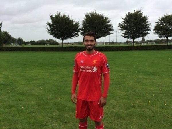 אוחנה בתקופת המבחנים בליברפול - כבר אז התרגל לאדום