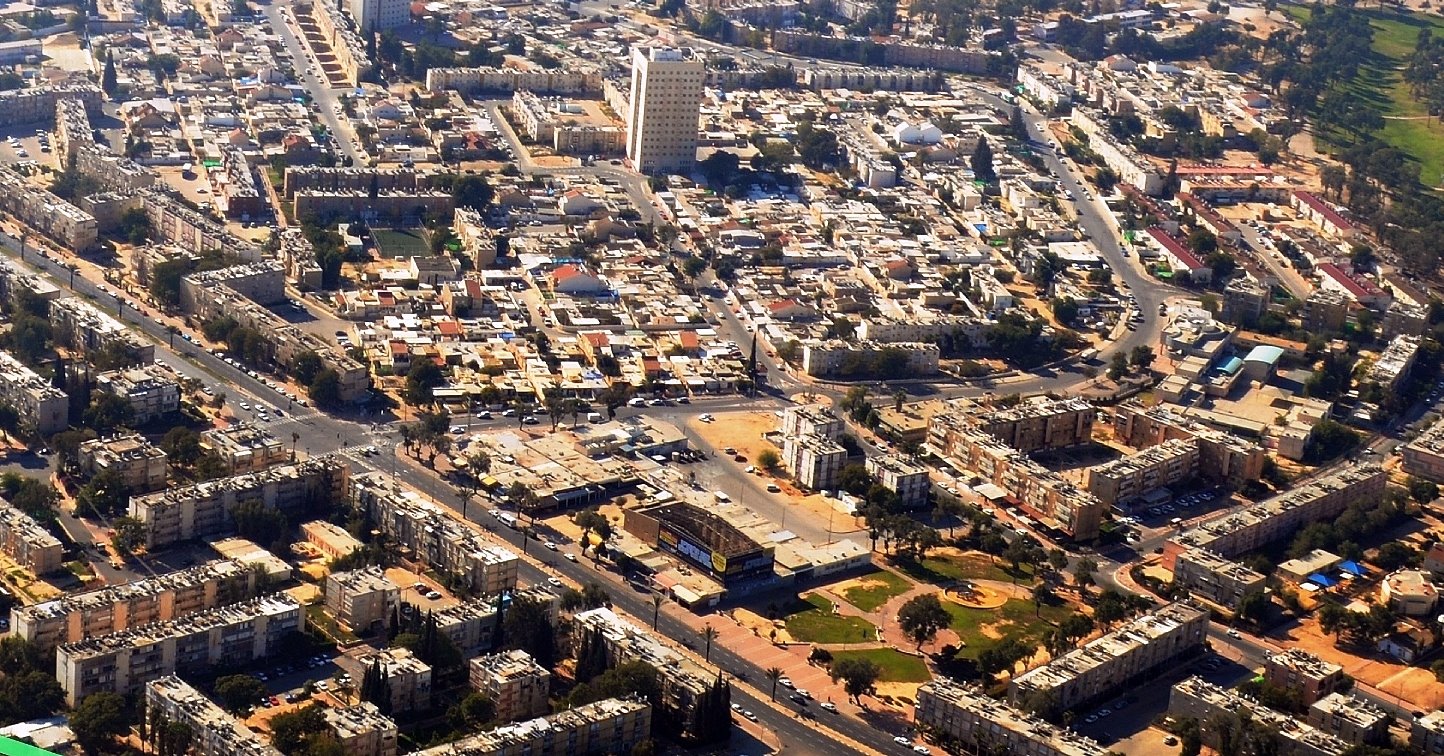 בעלי יותר מ3 דירות בבאר שבע לא  זוכים לאותה תשואה כמו במרכז. צילום אוויר שכונה ד' - ויקיפדיה