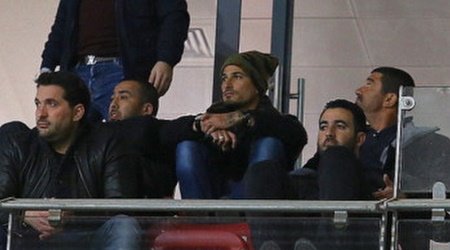 מאור בוזגלו ביציע (מרטין גוטדאמק one.co.il)