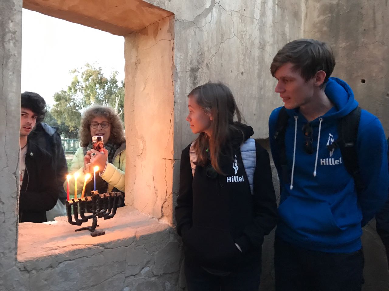 חברי המשלחת משוודיה בבית אשל. צילום: אורנית גינת