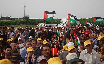 מפגינים בעד זכות השיבה. צילום זום אאוט הפקות מתוך אתר העמותה