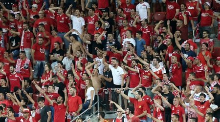 לאן נעלמו הכרטיסים שאמורים להגיע לאוהדי הפועל באר שבע על פי החוק? (רדאד ג´בארה one.co.il)