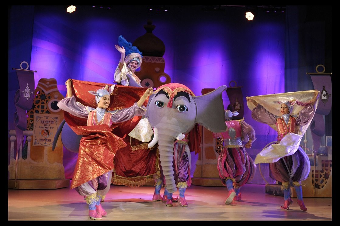 אלאדין ומנורת הקסמים. צילום: יוסי צבקר