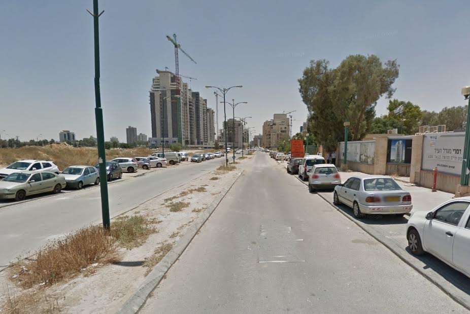 מציג את רחוב יצחק למדן - משרת עשרות דיירים מהבניינים הסמוכים. צילום גוגל מפות.jpg רחוב יצחק למדן - משרת עשרות דיירים מהבניינים הסמוכים. צילום גוגל מפות.