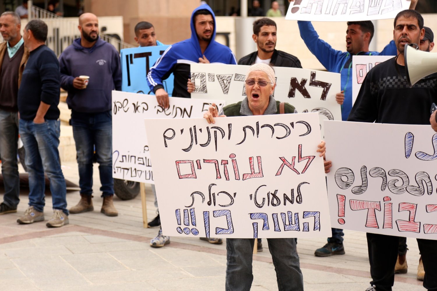 "בלי השוק הבדואי אין לי פרנסה". צילום: כרמל קיסרי