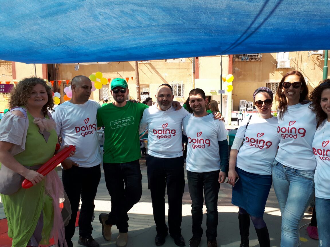 עובדי הרשות לפיתוח הנגב יצאו בעשייה למען הקהילה. צילום: יח"צ