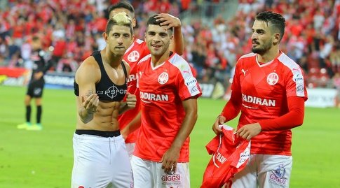 מליקסון. ככה מסיימים עונה (מרטין גוטדאמק one.co.il) מליקסון. ככה מסיימים עונה (מרטין גוטדאמק one.co.il)