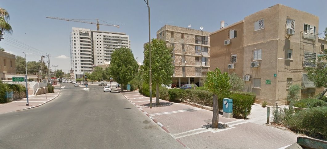 מקרים רבים של הטרדות ופריצות  רחוב טשרניחובסקי הסמוך לדרך מצדה. צילום גוגל מפות