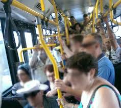 "למה אף אחד באוטובוס לא קם ואמר משהו?" צילום ארכיון. למצולמים אין קשר לכתבה. 