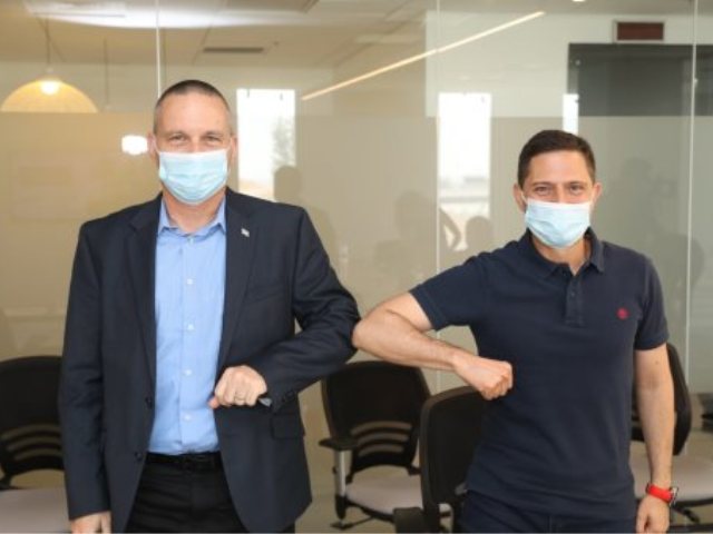 רוביק דנילוביץ' והשר יזהר שי