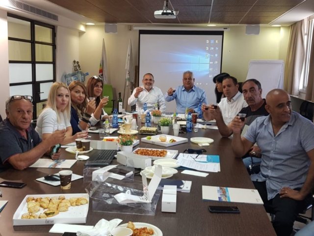 מינהלת הרשות מרימה כוסית לחג | צילום: באדיבות הרשות לפיתוח הנגב