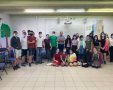 דיאגו יחד עם התלמידים. קרדיט: ארגון דוברות נכי צה"ל