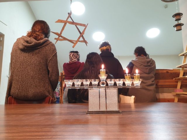ועד תרכובות ברום תורם לעמותת יחדיו - צילום באדיבות ועד הברום