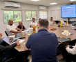 צעד היסטורי לעצמאות אנרגטית: מועצת עומר ו"דוראל מוניציפאל" חתמו על שותפות אסטרטגית