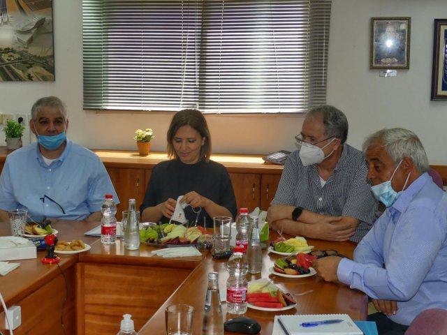השרה גמליאל בביקור בנאות חובב 