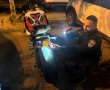 הסתיר את לוחית הרישוי עם דבק שחור
