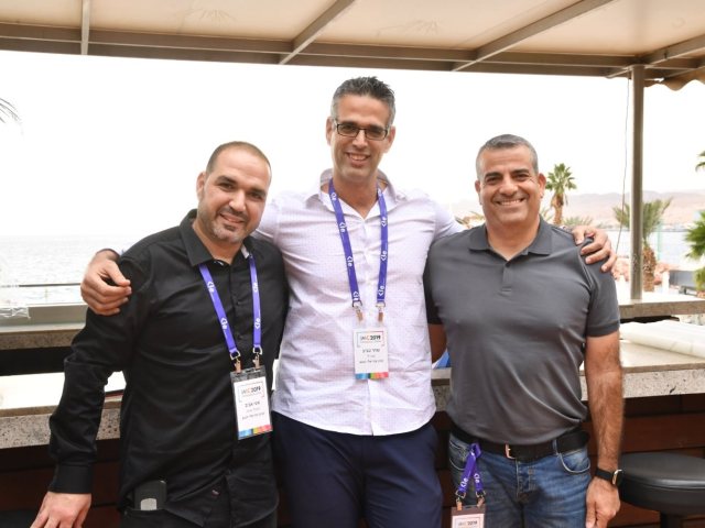 אילן כהן, שחר טביב, אסי אביב צילום יניב כהן 