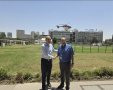 מנכ"ל המרכז הרפואי סורוקה, פרופ' שלומי קודש, לצד יאיר קפלן, מנכ"ל בנק ירושלים. קרדיט: צילום פרטי