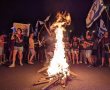 מפגינים הדליקו מדורה ליד קניון הנגב: כל העדכונים מהמחאה בבאר שבע