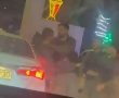 צפו בעימות האלים: שני חשודים נעצרו לאחר שתקפו שוטרי יס"מ במחסום