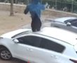 תיעוד מבהיל מבאר שבע: גבר נפל ממרפסת ונחת על רכב חונה