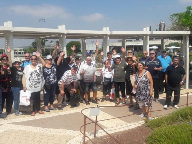 ארגון הגג של גימלאי הדרום בסיור מחוץ לעיר - קרדיט יחצ