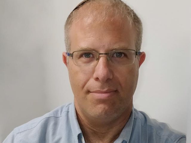 הדובר החדש שמואל דברת | צילום: רויטל דברת
