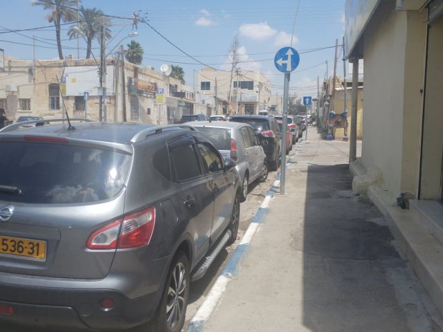 כחול לבן. חניה בתשלום. באר שבע. צילום: שרון טל