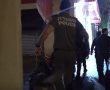 מנקים את העיר העתיקה: המשטרה פשטה על עסקים בבאר שבע (תיעוד)