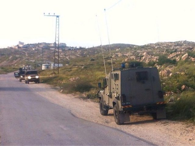 חיפושים באזור חברון. צילום משה בוטביה - סוכנות תצפית.jpg