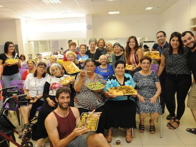 פעילות מבורכת במרכז הקהילתי-'פאני קפלן' | צילום: עמידר