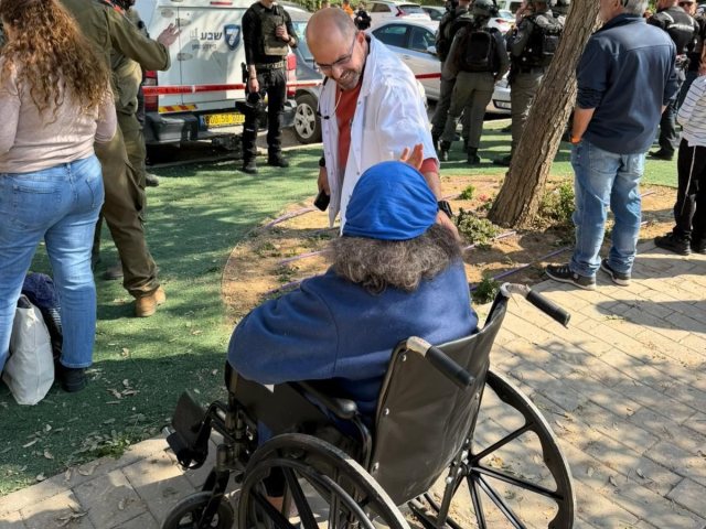 ד"ר סרוסי בזירה. קרדיט: מכבי שירותי בריאות