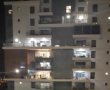 צפו בתיעוד המרגש: מאות תושבים יצאו למרפסות ושרו ''לא לפחד כלל''