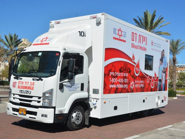 ניידת התרמה דם של מד"א | צילום באדימות מד"א 