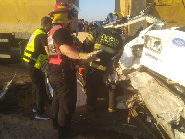 חמישה כלי רכב היו מעורבים בתאונה. צילום: תיעוד מבצעי כבאות והצלה נגב