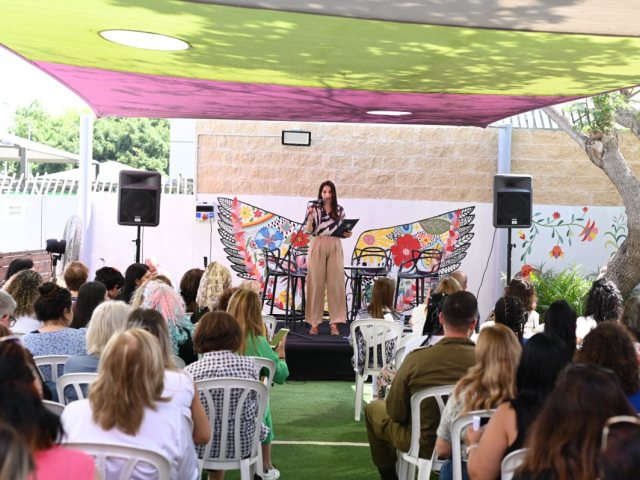 הטקס במקלט לנשים מוכות