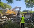 צפו: החלו הריסת הבתים בקיבוץ רעים שנפגעו ב-7 באוקטובר