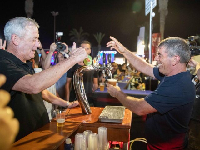 גנץ ואשכנזי בפסטיבל הבירה בבאר שבע | צילום: כחול לבן