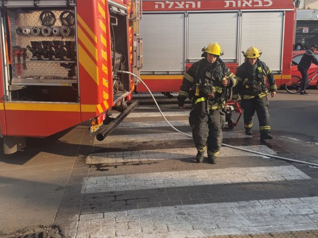 כיבוי שריפה| צילום: ארכיון, כבאות והצלה לישראל