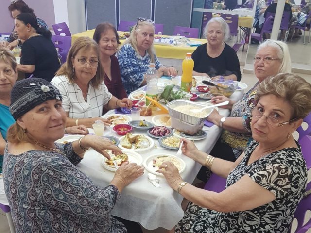 סעודת ראש חודש בפאני קפלן | צילום: באדיבות עמידר