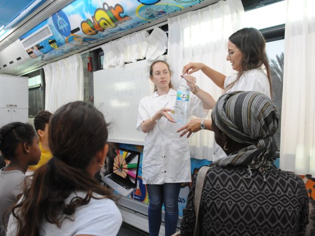 המעבדה הניידת של אופנים בבאר שבע | צילום: ישראל יוסף 